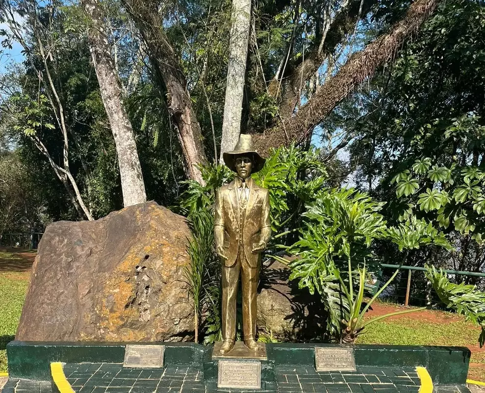 Dia Nacional do Turismo: entenda relação da data com passagem de Santos Dumont pelas Cataratas do Iguaçu